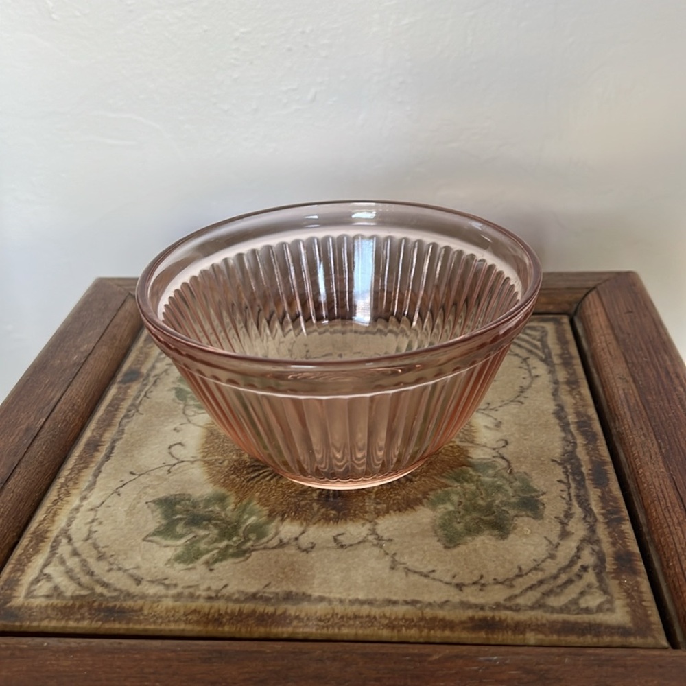 Vintage Pink Depression Glass Bowl 5 1/2” round x 3” tall